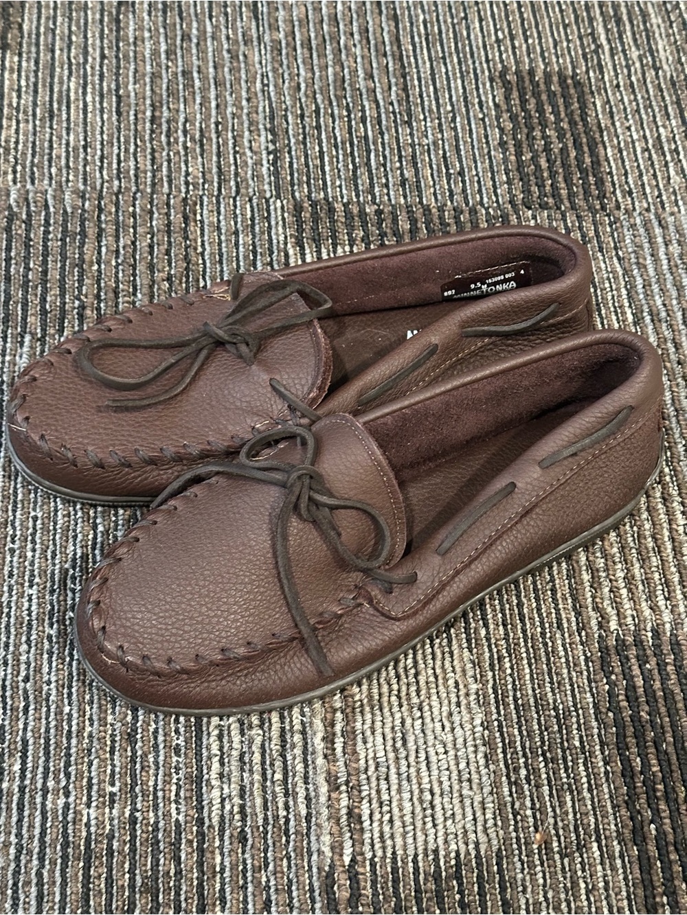 Minnetonka 892 Men's Moose Hide Classic Slip On Moccasins Chocolate Sz 9.5 Brown